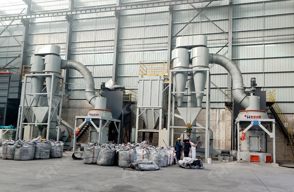 碳化硅磨粉機 中細磨甘肅天?？h客戶現場